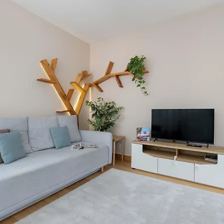 Διαμέρισμα Family In Cracow With Parking, Desk And Bathtub By Renters