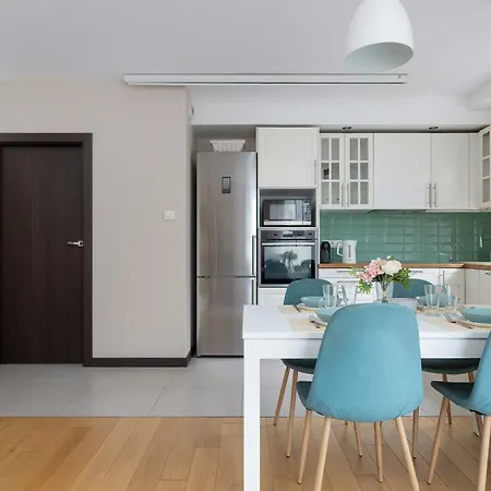 Family In Cracow With Parking, Desk And Bathtub By Renters Διαμέρισμα Krasków