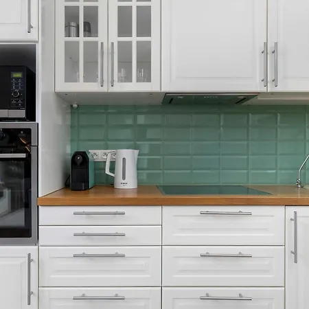 Apartamento Family In Cracow With Parking, Desk And Bathtub By Renters