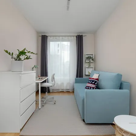 Family In Cracow With Parking, Desk And Bathtub By Renters Appartement Cracovie