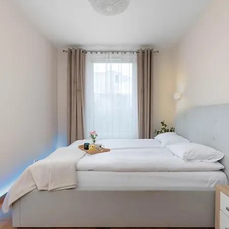 Family In Cracow With Parking, Desk And Bathtub By Renters Cracovie