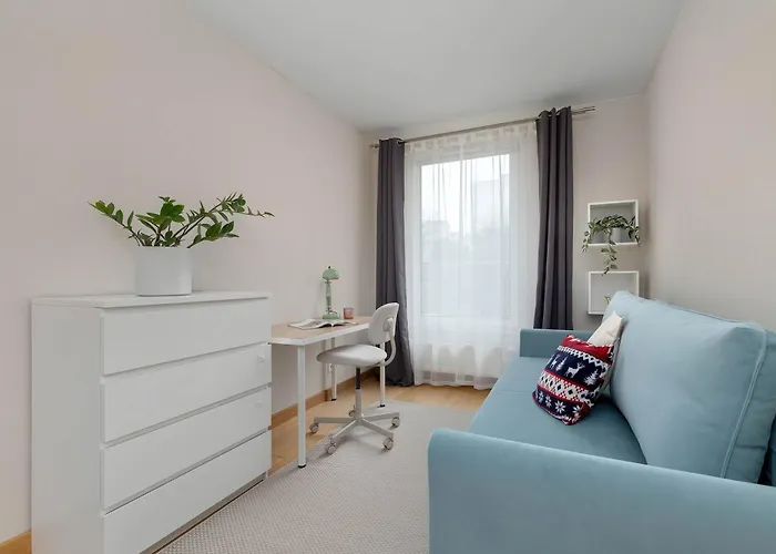 شقة Family In Cracow With Parking, Desk And Bathtub By Renters كراكوفيا