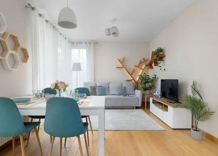 Family In Cracow With Parking, Desk And Bathtub By Renters *