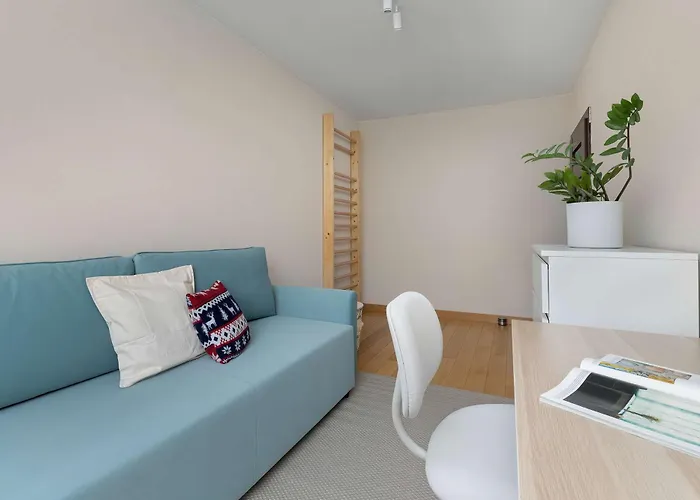 Family In Cracow With Parking, Desk And Bathtub By Renters * كراكوفيا